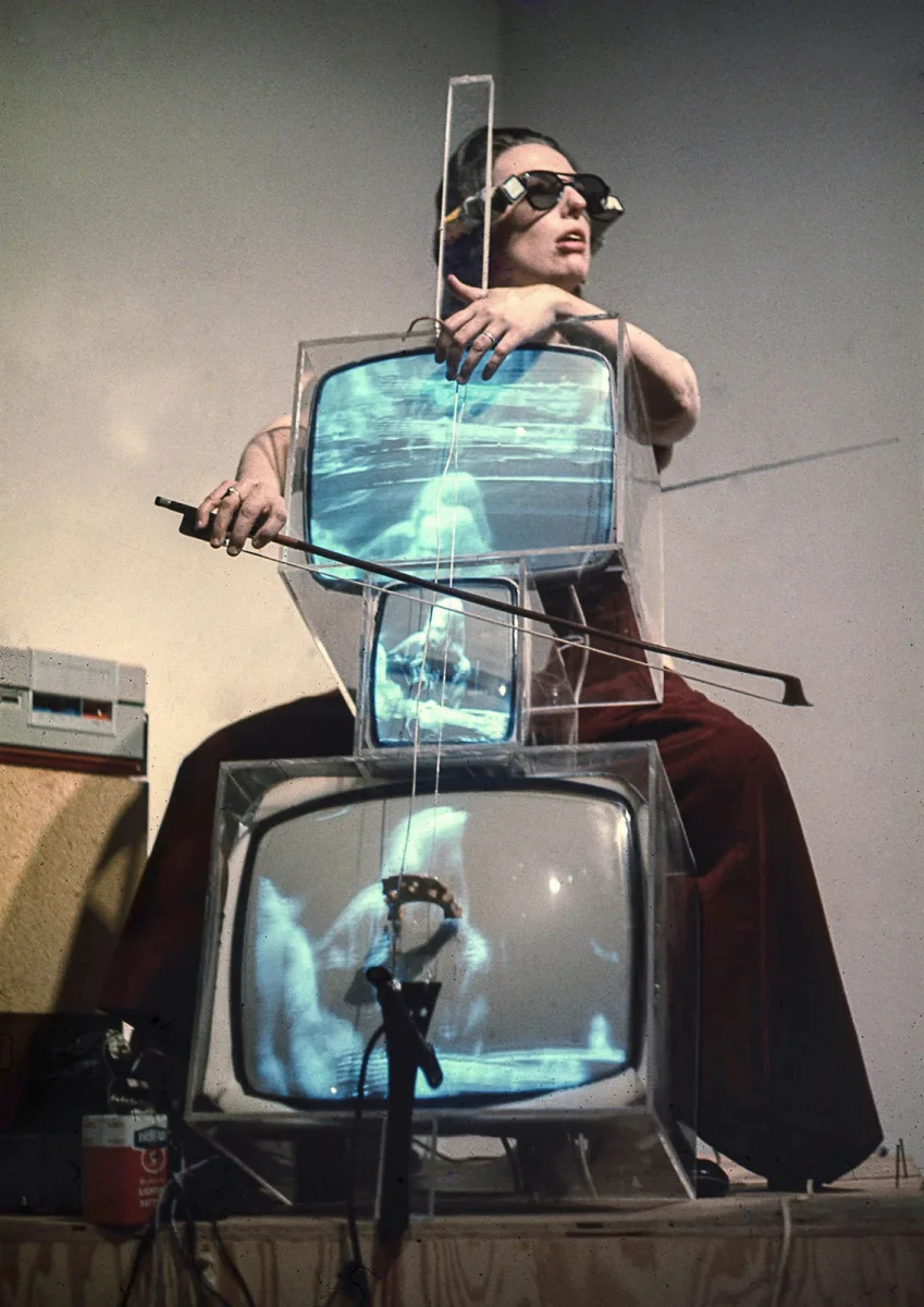 Performance de Charlotte Moorman et Nam June Paik.1971