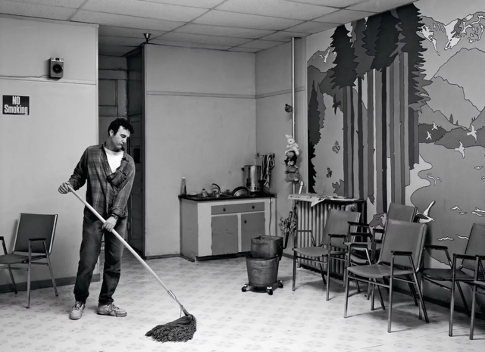 Jeff Wall. Volunteer (1996)