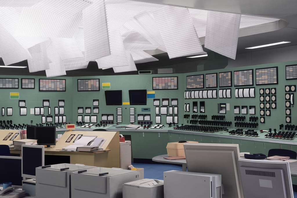 Thomas Demand, « Control Room », 2011. Reproduction en carton d’une photographie prise à Fukushima No. 1 d’une salle de contrôle.