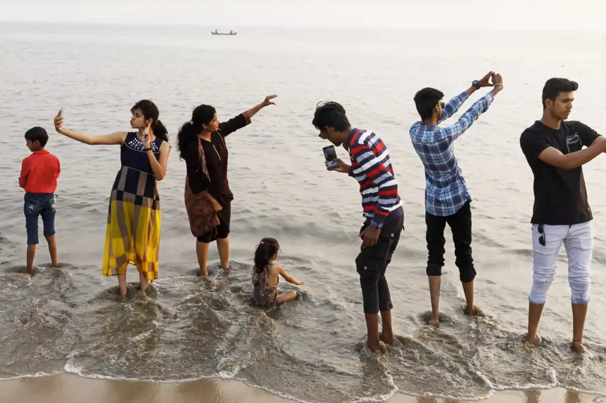 Mumbai, India, 2018 © Martin Parr / Magnum Photos