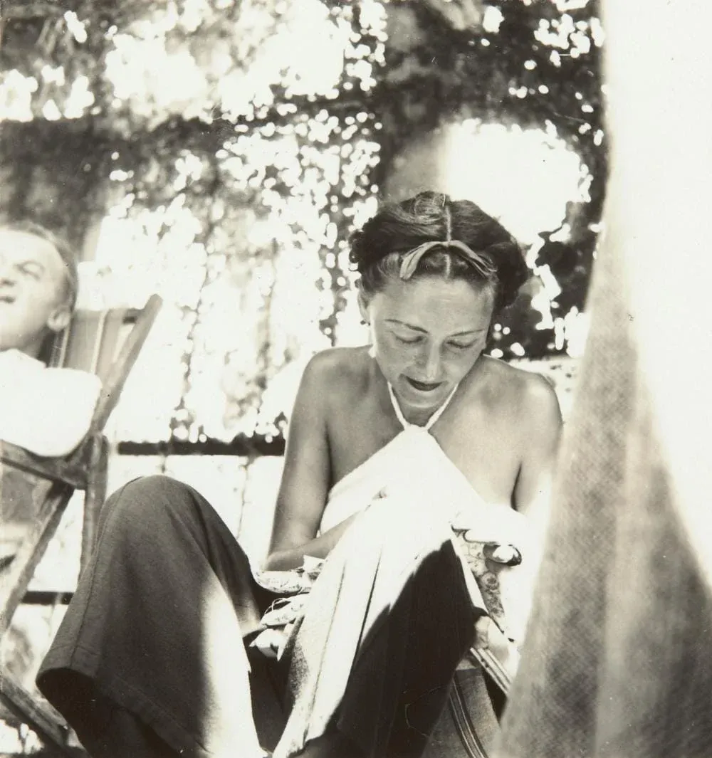 Nusch Éluard à l’hôtel Vaste Horizon. Dora Maar, 1937.