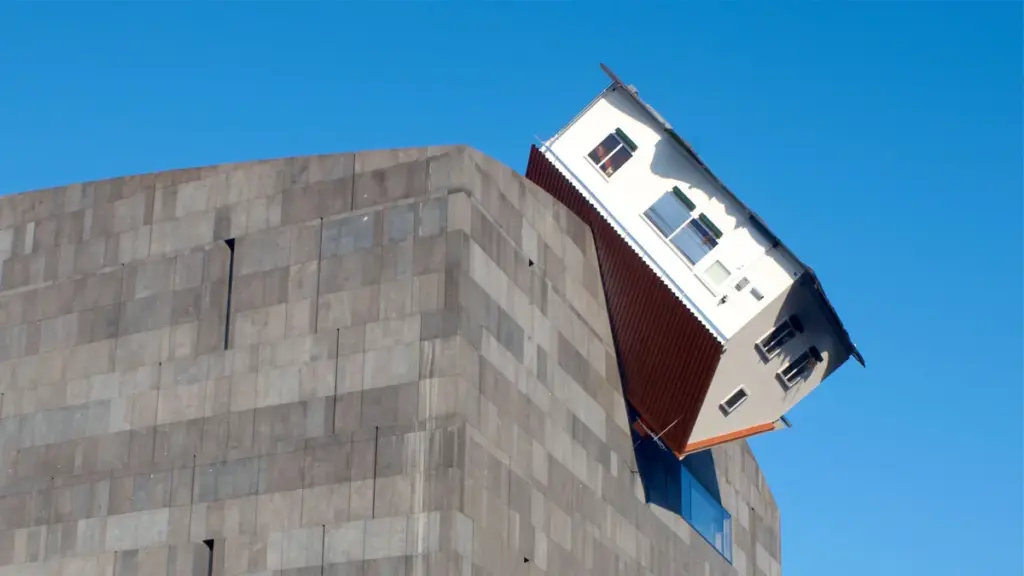 © Erwin Wurm. House.